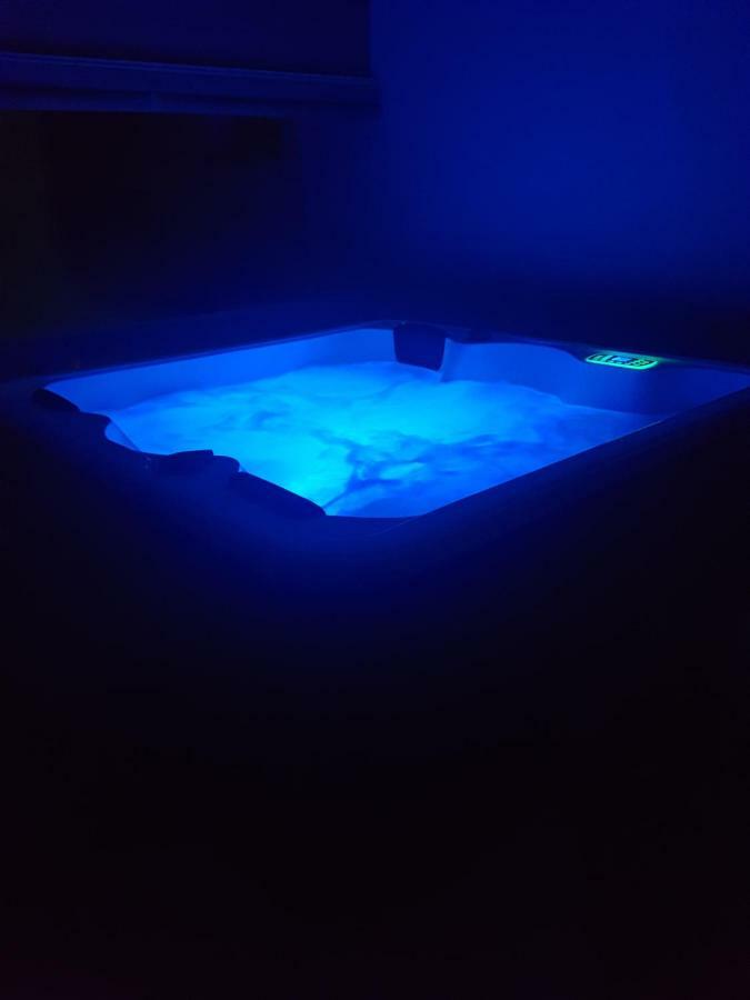 Apartment Paula With Private Jacuzzi And Parking- Near The Beach Задар Екстер'єр фото