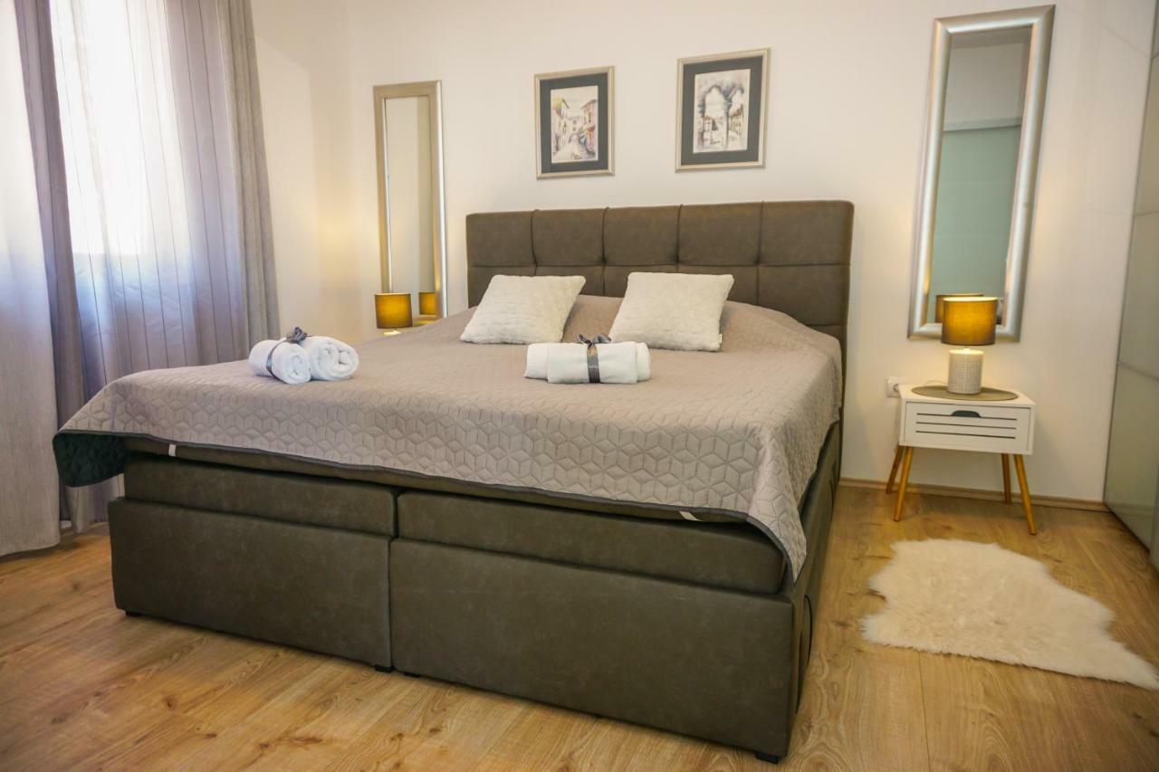 Apartment Paula With Private Jacuzzi And Parking- Near The Beach Задар Екстер'єр фото